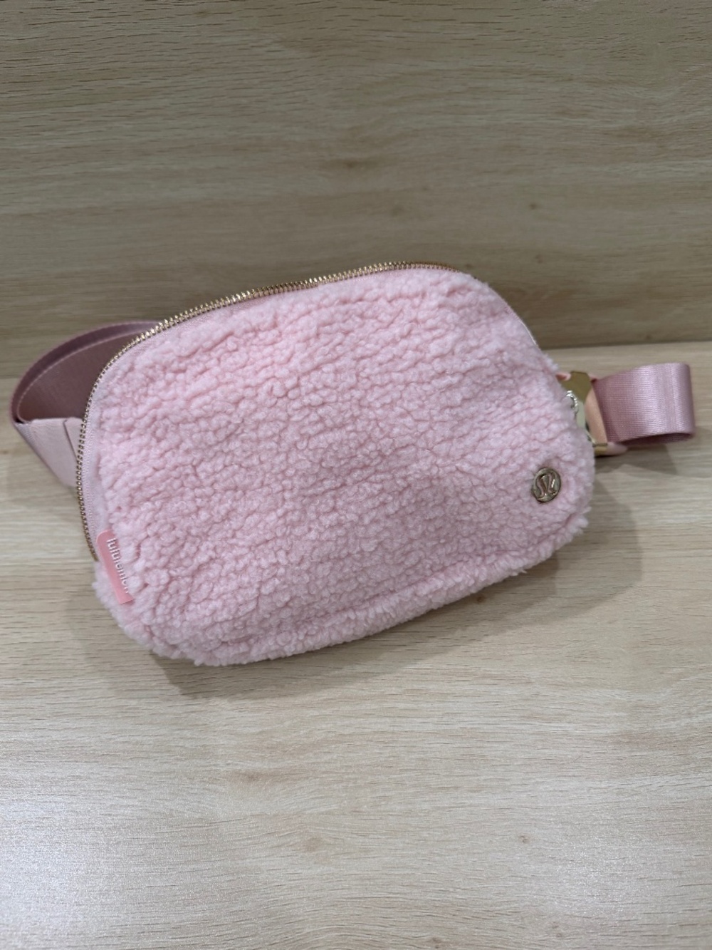 Lululemon everywhere belt bag